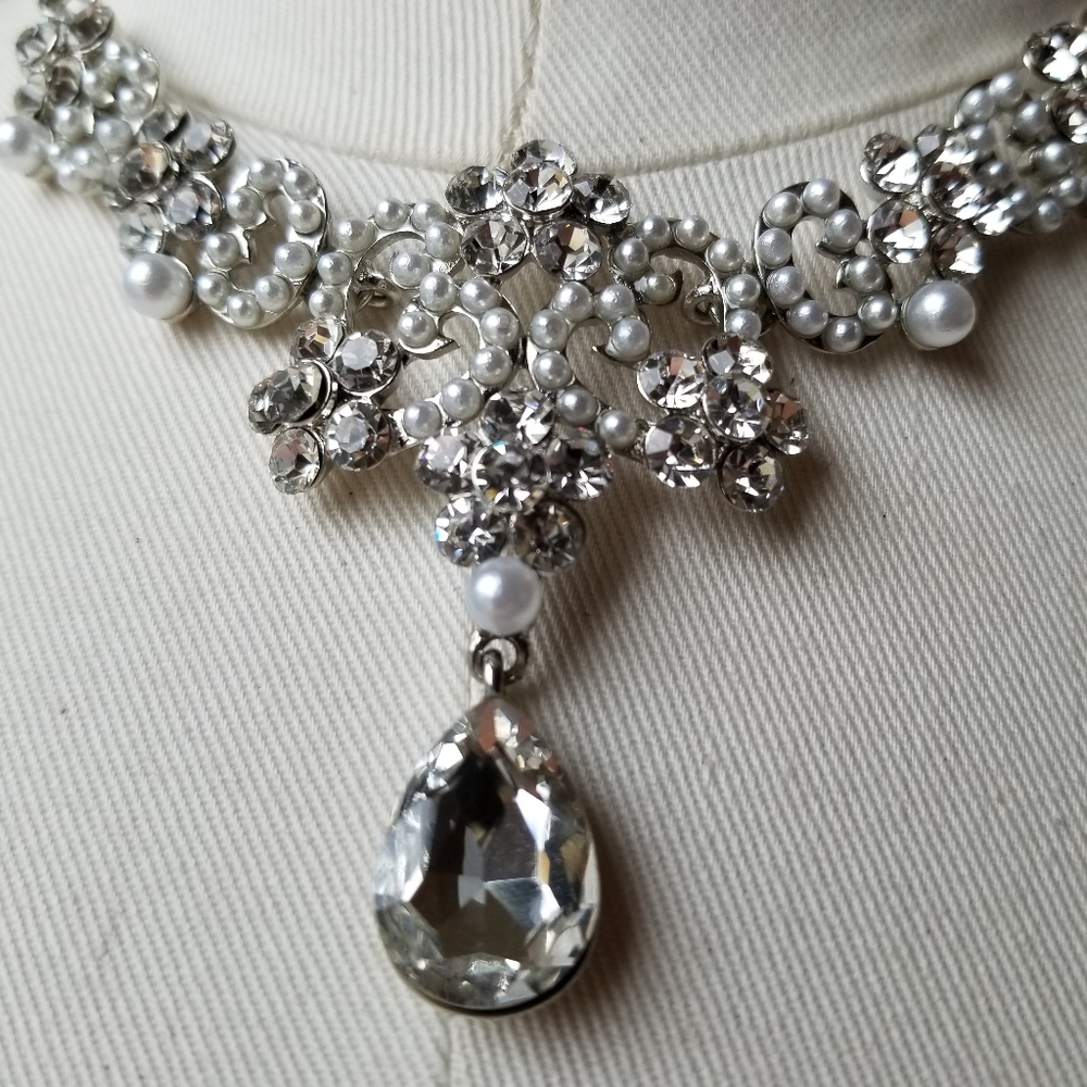 Silver Rhinestone Flower Pearl Bead Neckla… - Picture 2 of 8